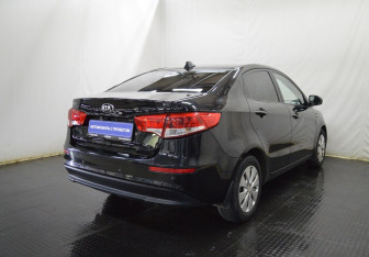 Подержанный автомобиль Kia Rio Sedan 2017 года (5 фото)