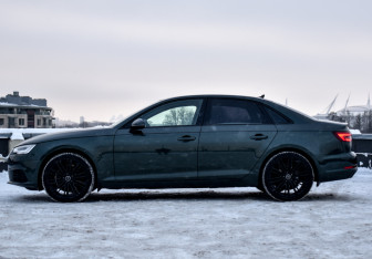 Подержанный автомобиль Audi A4 Sedan 2018 года (8 фото)