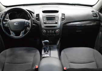 Подержанный автомобиль Kia Sorento 2018 года (13 фото)