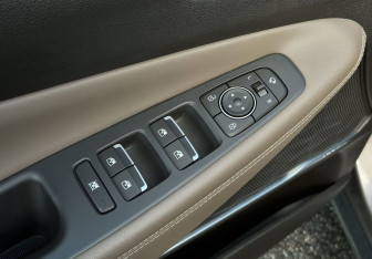 Подержанный автомобиль Hyundai Santa Fe 2019 года (13 фото)