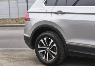 Подержанный автомобиль Volkswagen Tiguan 2019 года (8 фото)