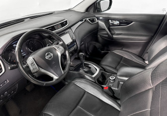 Подержанный автомобиль Nissan Qashqai 2014 года (9 фото)