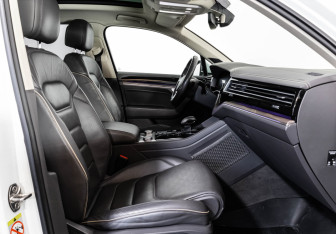 Подержанный автомобиль Volkswagen Touareg 2018 года (28 фото)