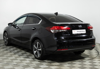 Подержанный автомобиль Kia Cerato Sedan 2017 года (7 фото)