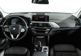 Подержанный автомобиль BMW X3 2019 года (13 фото)