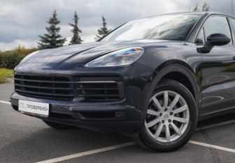 Подержанный автомобиль Porsche Cayenne 2018 года (2 фото)