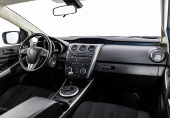 Подержанный автомобиль Mazda CX-7 2011 года (9 фото)