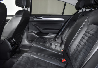 Подержанный автомобиль Volkswagen Passat Sedan 2018 года (13 фото)