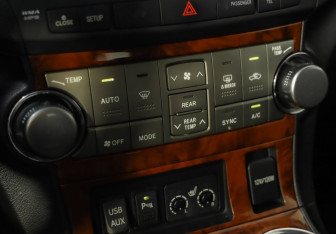 Подержанный автомобиль Toyota Highlander 2012 года (16 фото)