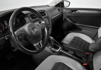 Подержанный автомобиль Volkswagen Jetta Sedan 2014 года (9 фото)