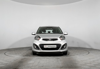 Подержанный автомобиль Kia Picanto 2013 года (2 фото)