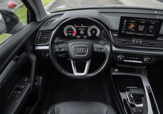 Подержанный автомобиль Audi Q5 2021 года (14 фото)