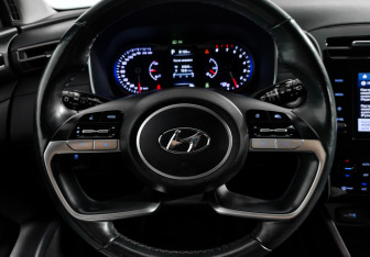 Подержанный автомобиль Hyundai Tucson 2021 года (16 фото)