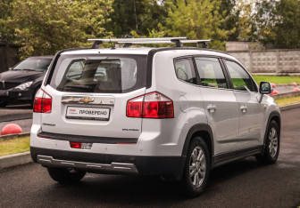 Подержанный автомобиль Chevrolet Orlando 2014 года (6 фото)