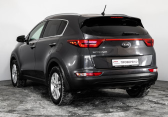 Подержанный автомобиль Kia Sportage 2016 года (7 фото)
