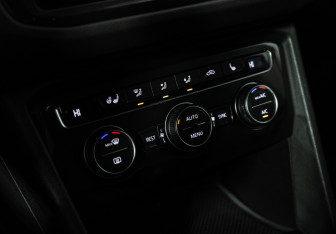 Подержанный автомобиль Volkswagen Tiguan 2019 года (16 фото)