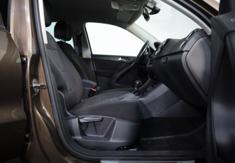 Подержанный автомобиль Volkswagen Tiguan 2016 года (20 фото)