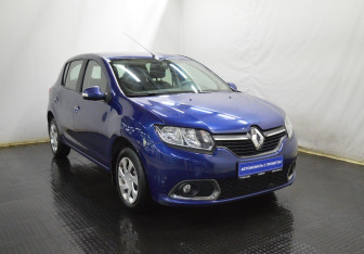 Подержанный автомобиль Renault Sandero 2016 года (3 фото)