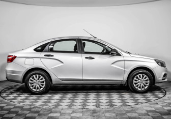 Подержанный автомобиль LADA (ВАЗ) Vesta Sedan 2018 года (4 фото)