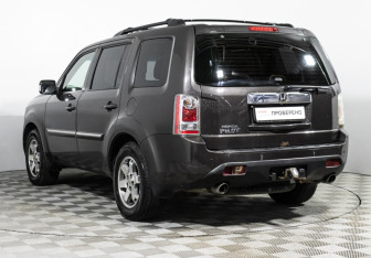 Подержанный автомобиль Honda Pilot 2013 года (7 фото)