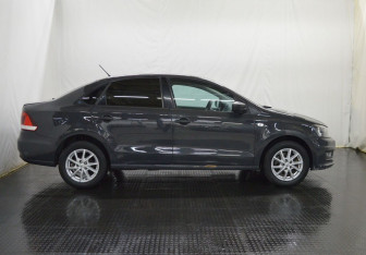 Подержанный автомобиль Volkswagen Polo Sedan 2016 года (4 фото)