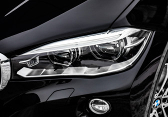 Подержанный автомобиль BMW X6 2016 года (3 фото)