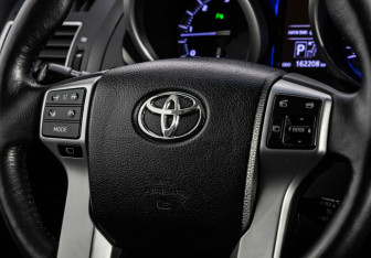 Подержанный автомобиль Toyota Land Cruiser Prado 2016 года (13 фото)