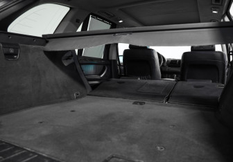 Подержанный автомобиль BMW X5 2005 года (29 фото)