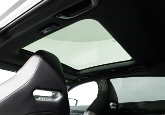 Подержанный автомобиль Changan UNI-V 2024 года (23 фото)