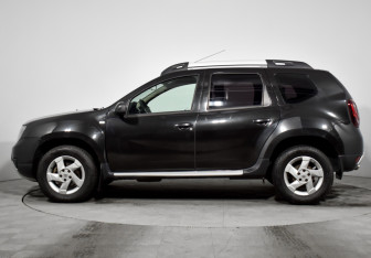 Подержанный автомобиль Renault Duster 2016 года (8 фото)