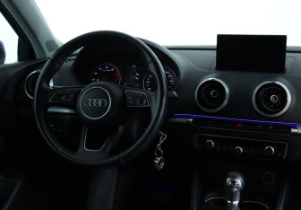 Подержанный автомобиль Audi A3 Sedan 2017 года (13 фото)