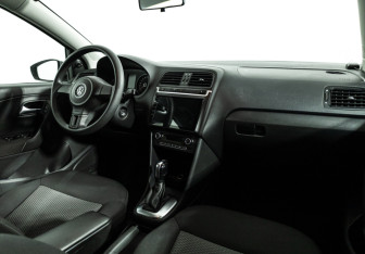 Подержанный автомобиль Volkswagen Polo Hatchback 2012 года (9 фото)