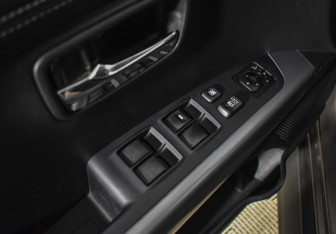 Подержанный автомобиль Mitsubishi Outlander 2011 года (10 фото)