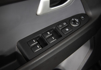 Подержанный автомобиль Kia Sportage 2013 года (20 фото)