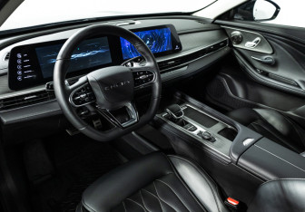 Подержанный автомобиль Chery Arrizo 8 2023 года (11 фото)