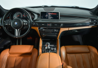 Подержанный автомобиль BMW X5 M 2015 года (14 фото)