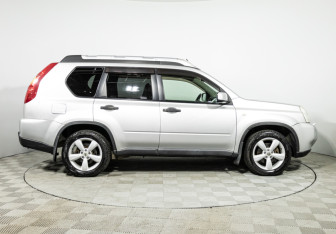 Подержанный автомобиль Nissan X-Trail 2008 года (4 фото)