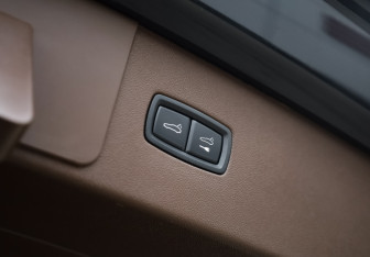 Подержанный автомобиль Porsche Cayenne 2019 года (34 фото)