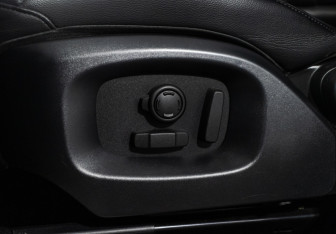 Подержанный автомобиль Land Rover Range Rover Sport 2017 года (21 фото)