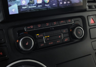 Подержанный автомобиль Volkswagen Multivan 2011 года (16 фото)