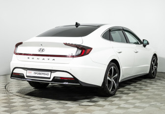 Подержанный автомобиль Hyundai Sonata 2021 года (5 фото)
