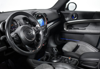 Подержанный автомобиль MINI Countryman 2020 года (9 фото)