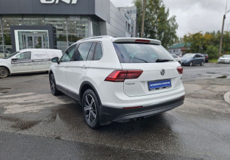 Подержанный автомобиль Volkswagen Tiguan 2017 года (6 фото)