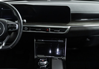 Подержанный автомобиль Kia K5 2022 года (15 фото)