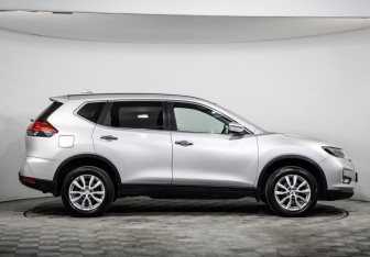 Подержанный автомобиль Nissan X-Trail 2020 года (4 фото)