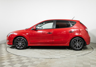 Подержанный автомобиль Hyundai i30 Hatchback 2010 года (8 фото)