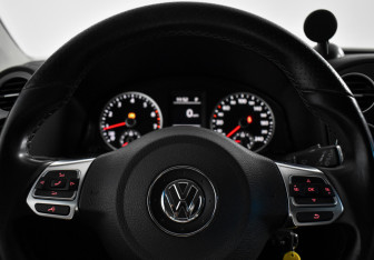 Подержанный автомобиль Volkswagen Tiguan 2016 года (15 фото)