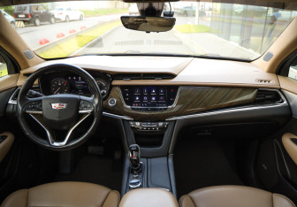 Подержанный автомобиль Cadillac XT6 2020 года (11 фото)