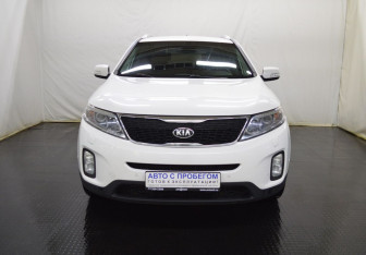 Подержанный автомобиль Kia Sorento 2017 года (2 фото)