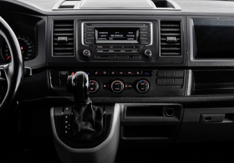 Подержанный автомобиль Volkswagen Caravelle 2018 года (12 фото)